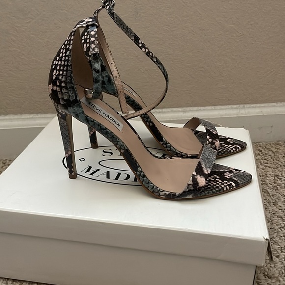 Steve Madden Sane - Picture 2 of 4